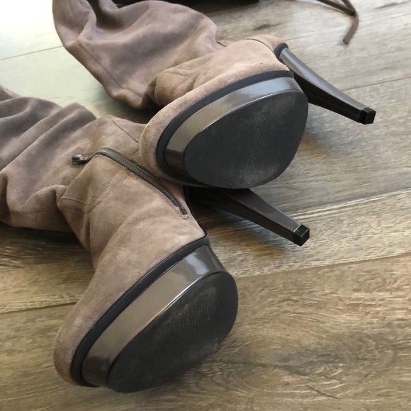 Dark grey over the knee platform heel boots - Picture 4 of 5